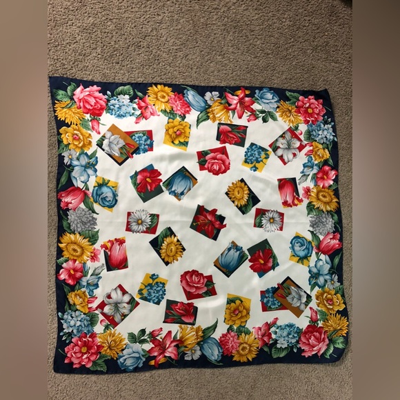 Museum of Fine Arts Boston 100%Pure Silk Scarf Floral 34” x 34” Lily Hortencia - Picture 3 of 14